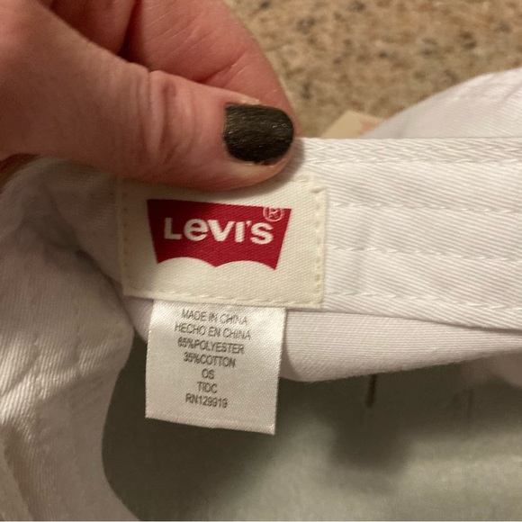Brand new Levi’s white canvas logo baseball dad hat cap adjustable unisex - Picture 6 of 7